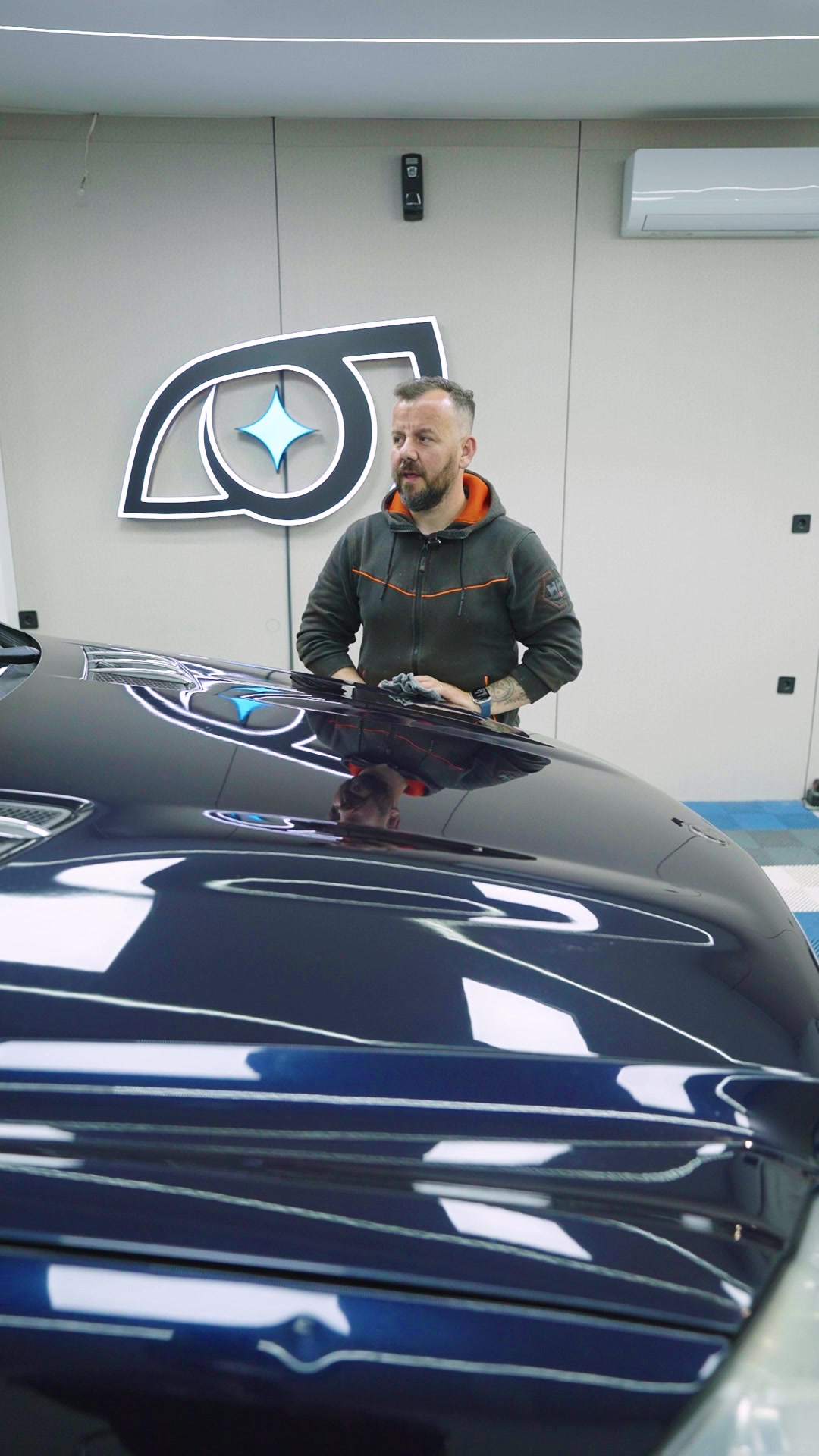 Show & Shine Auto Detailing Facebook ad: Ograničen broj termina