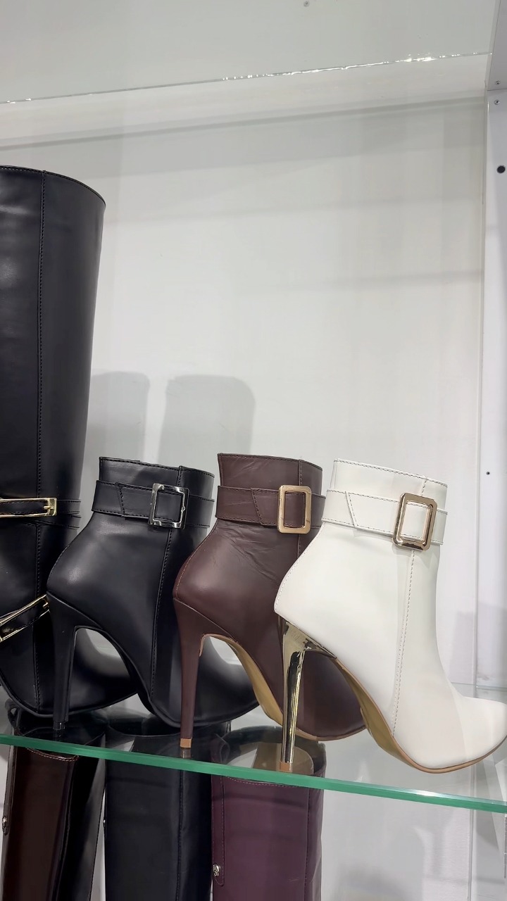 Outfit perfecto Facebook ad: BOTAS Y BOTINES EN TENDENCIA | OUTFIT PERFECTO