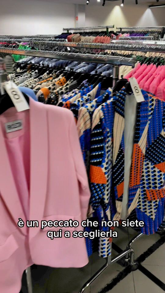 Vortex moda Facebook ad: ACQUISTA IN VIDEOCHIAMATA