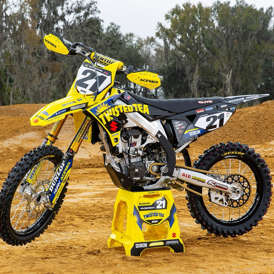 MXstore Facebook ad