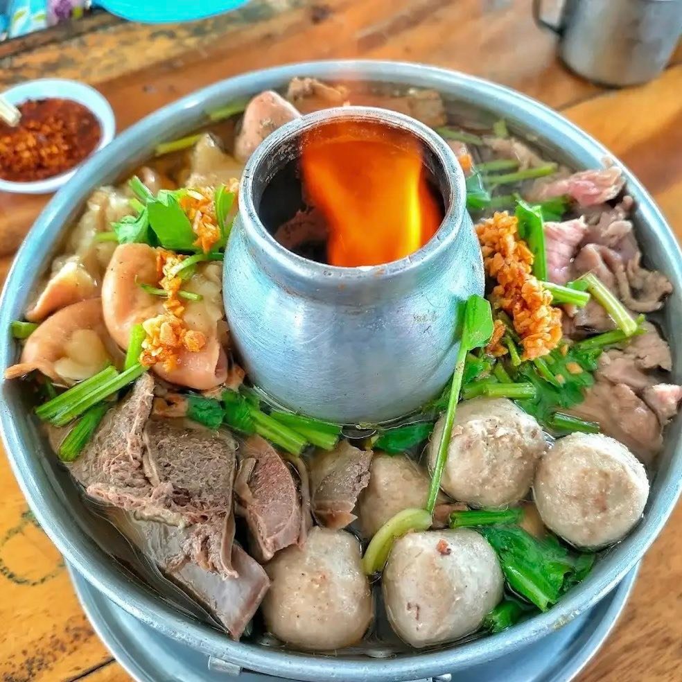 เนื้อตุ๋นนายทิว เกษตรนวมินทร์ Facebook ad: เปิดแล้ว ก๋วยเตี๊ยวเนื้อตุ๋น หมูตุ๋น เปิดใหม่ เกษตรนวมินทร์