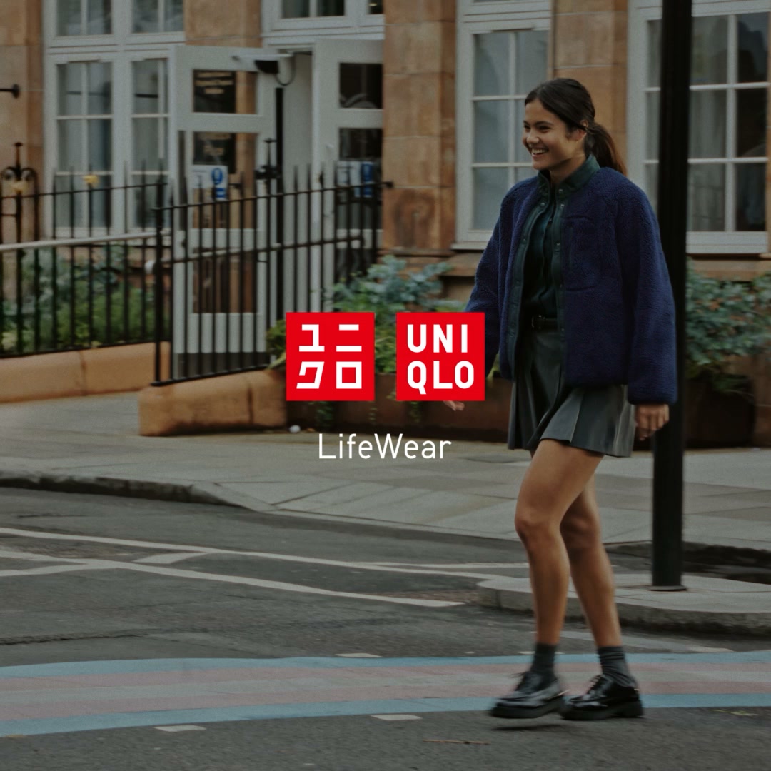 Uniqlo India Facebook ad: Lightweight, soft, and easy to wear.