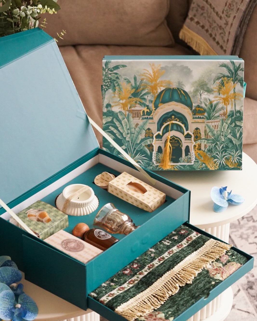Hanami Gift Facebook ad: CHAMOMILE PACKAGES