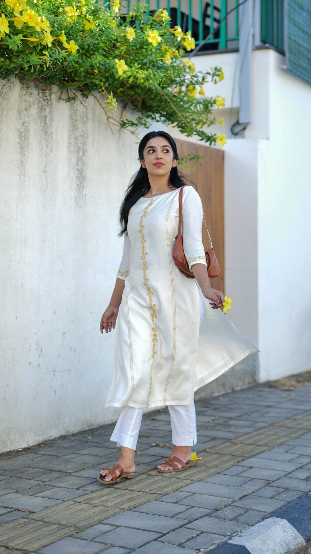 N'Style Kurtis Facebook ad: Soft, radiant, and effortlessly graceful.