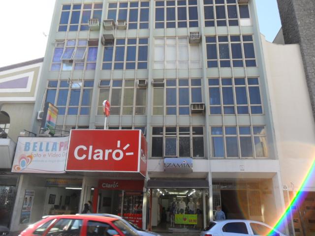 Ivan Negócios Imobiliários Facebook ad