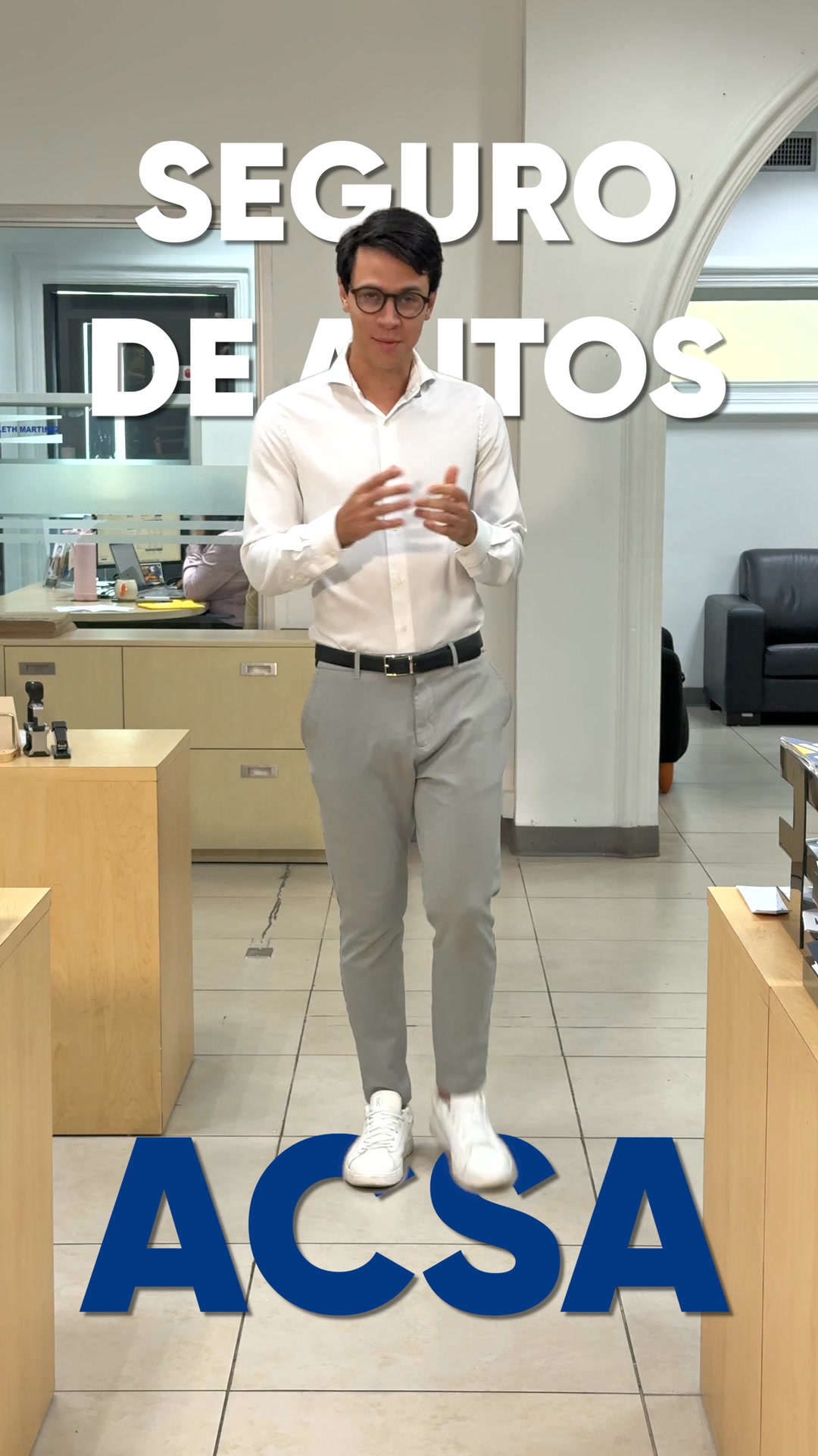 Aseguradora ACSA Facebook ad: ¡Tu seguro de auto al instante!