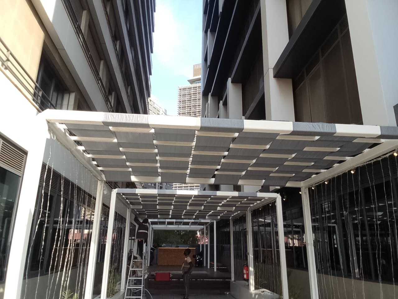 Flosvantec - Prestação de Serviços Angola Facebook ad: Montagem e Manutenção de Toldos e Pérgolas para…