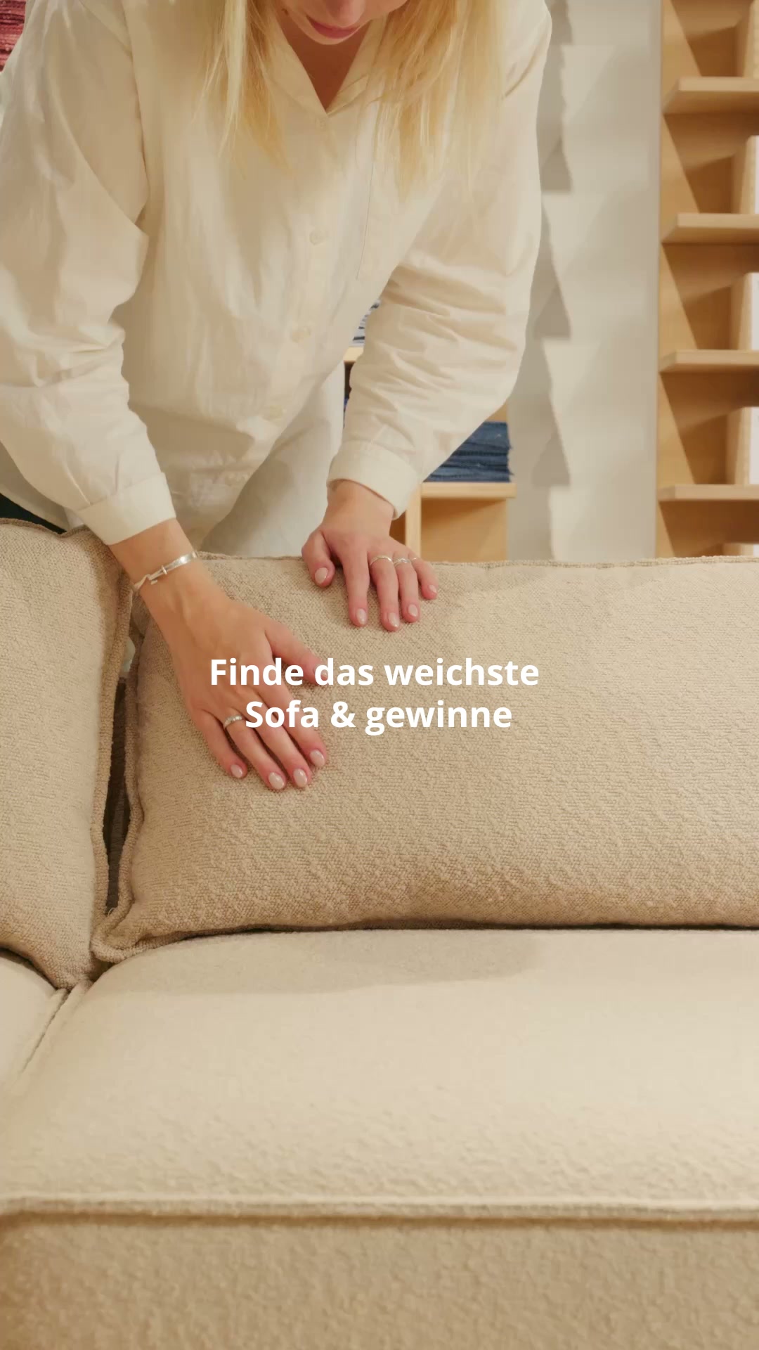 Sofacompany Facebook ad: Deine Filiale finden