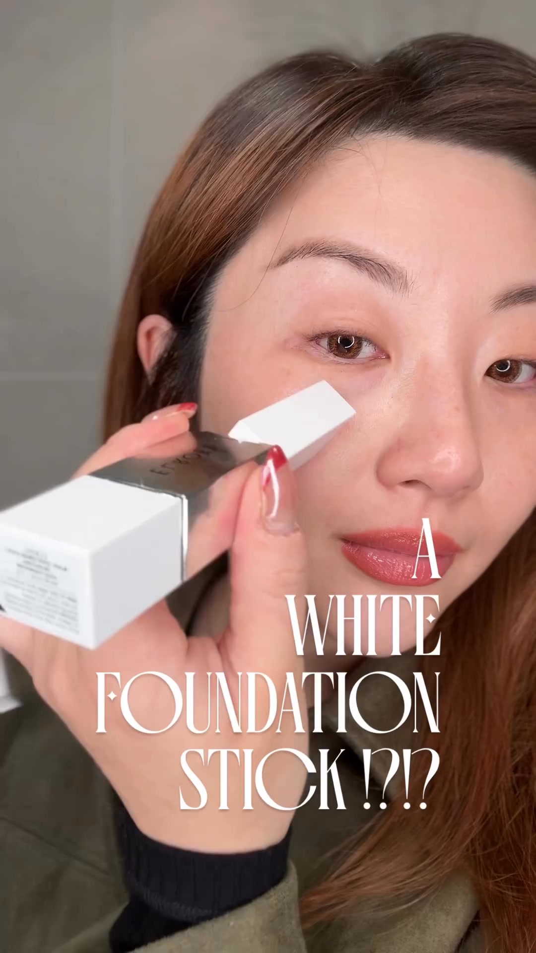 RORO Facebook ad: Smooth, Even, And Effortless Glow-In One Swipe
