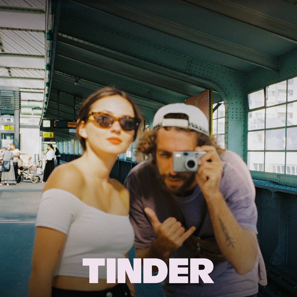 Tinder Facebook ad