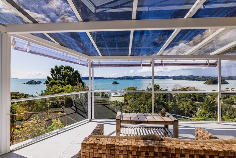 Simon Upperton Borders Real Estate Northland Facebook ad: 29 Bayview Road, Paihia, Far North, Northland