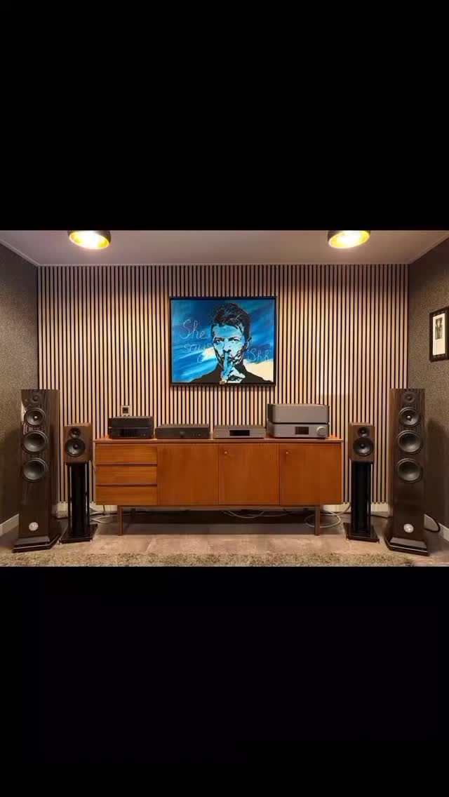Vintage Audio Breda Facebook ad: Play music with passion is onze slogan, en…