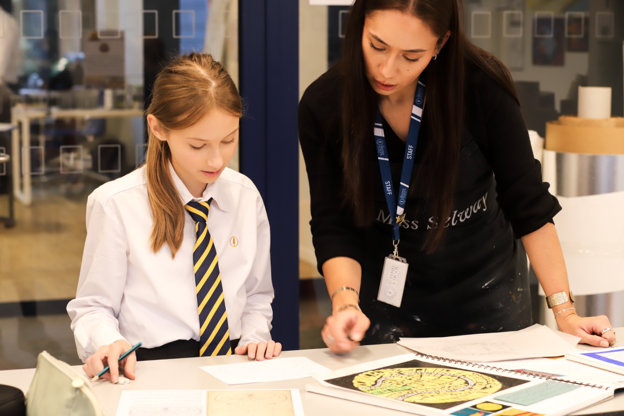 The British School of Vilnius Facebook ad: Kai 11-metų vaikas pradeda vidurinę mokyklą, tai yra…