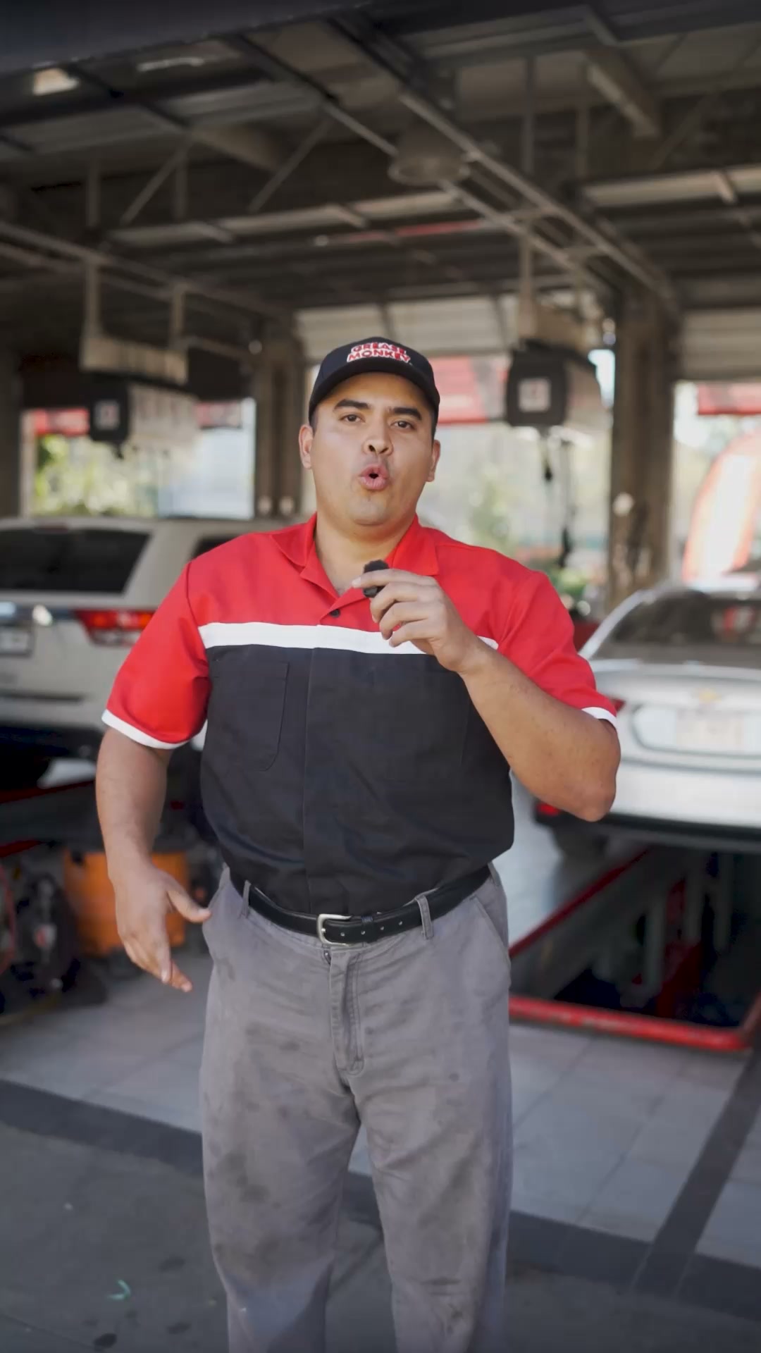 Grease Monkey GRAN BAJIO Facebook ad: Más que una afinación, un servicio completo