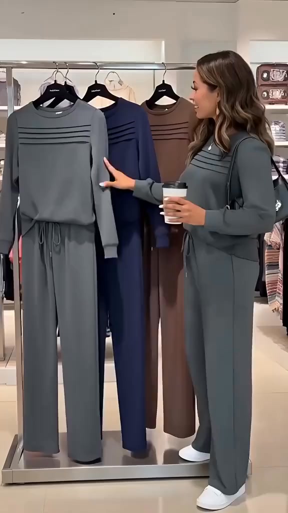 Whatchic Facebook ad: Ensemble Femme Confort, Haut ras du cou + pantalon à…