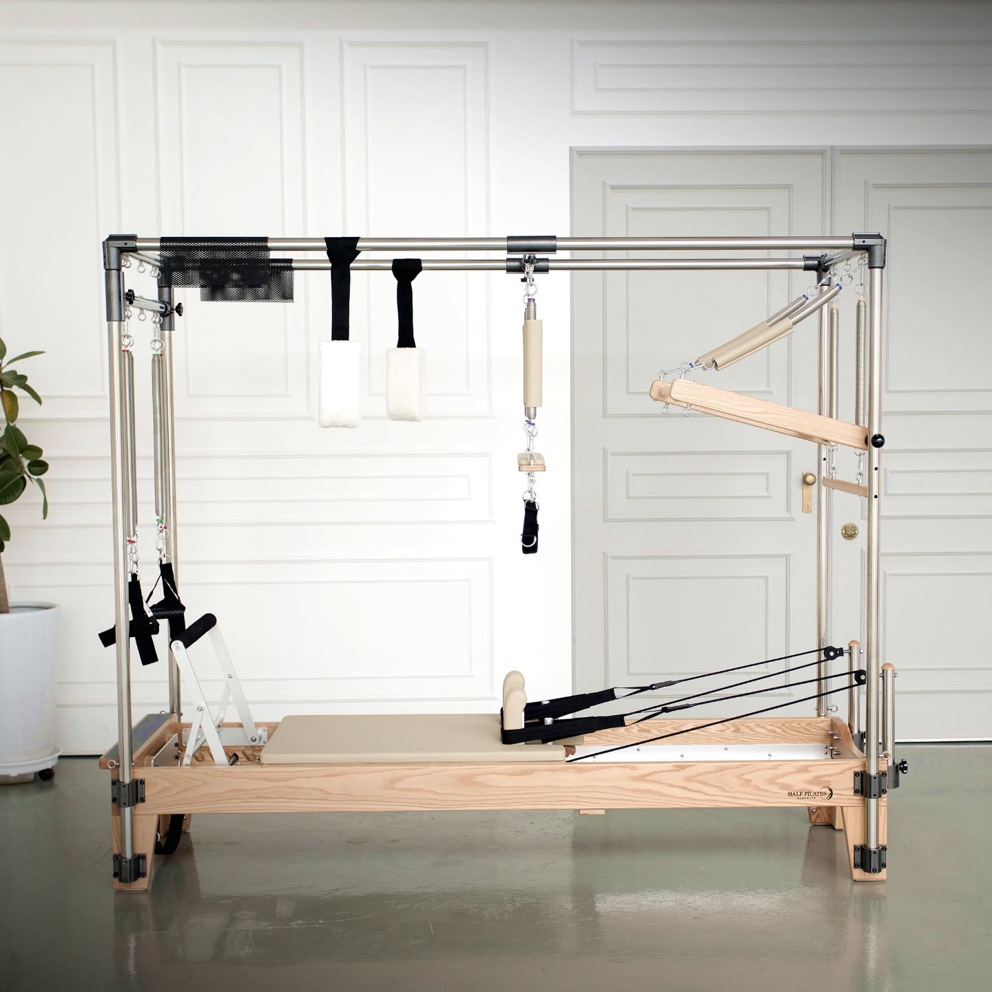하프필라테스half pilates Facebook ad: half pilates Signature Line