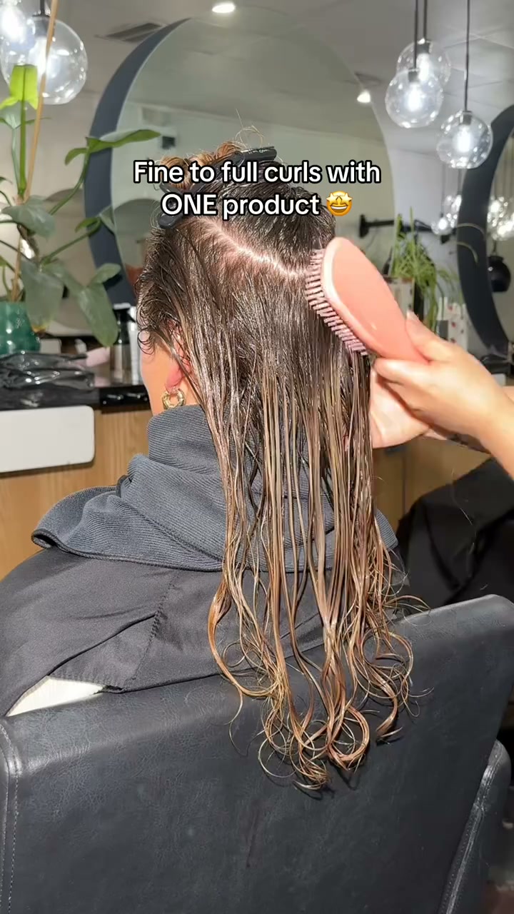 Color Wow Facebook ad: Frizz-Free Waves Start Here