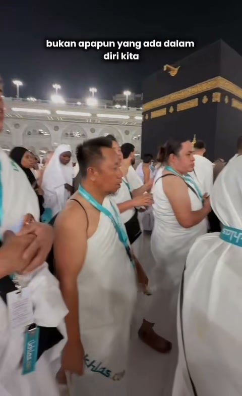 Ikhlas.com Sabah Facebook ad: Setiap putaran tawaf, ada doa yang terangkat.