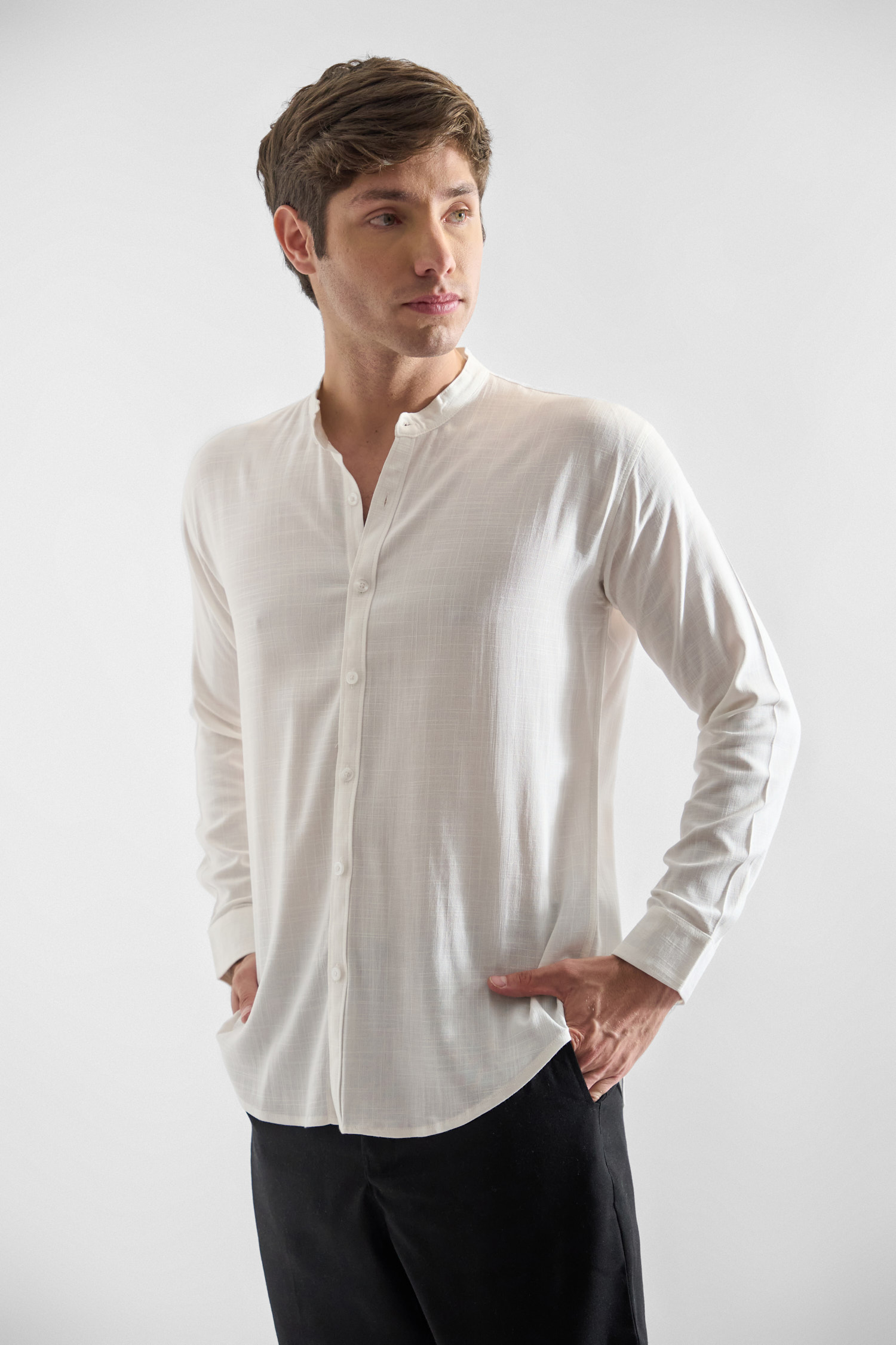 Madmen Perú Facebook ad: Ropa y calzado que hablan por ti