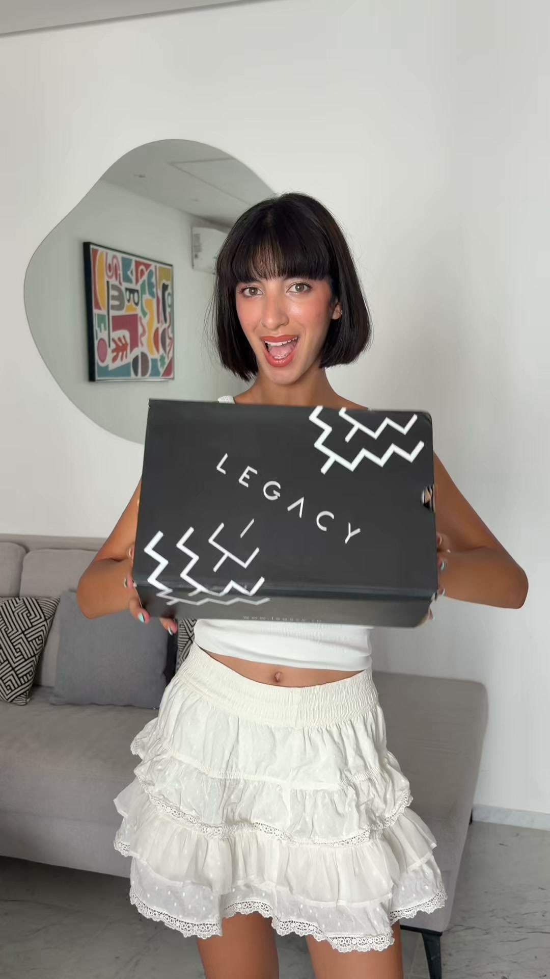 LEGACY Facebook ad: Des baskets qui s'adaptent à TOUT ton style. Et à toutes…