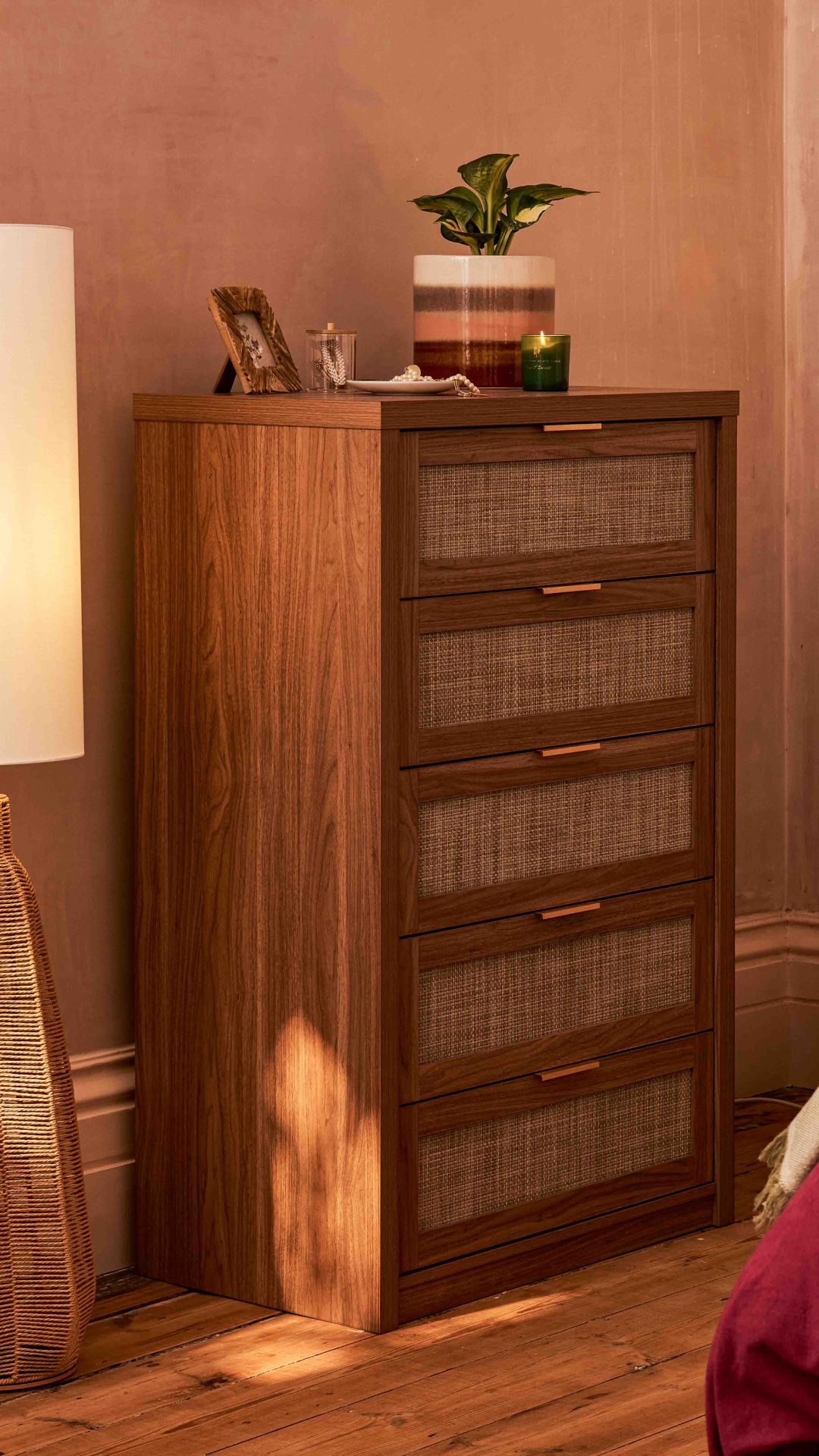 Wayfair Facebook ad: Ease Into Autumn