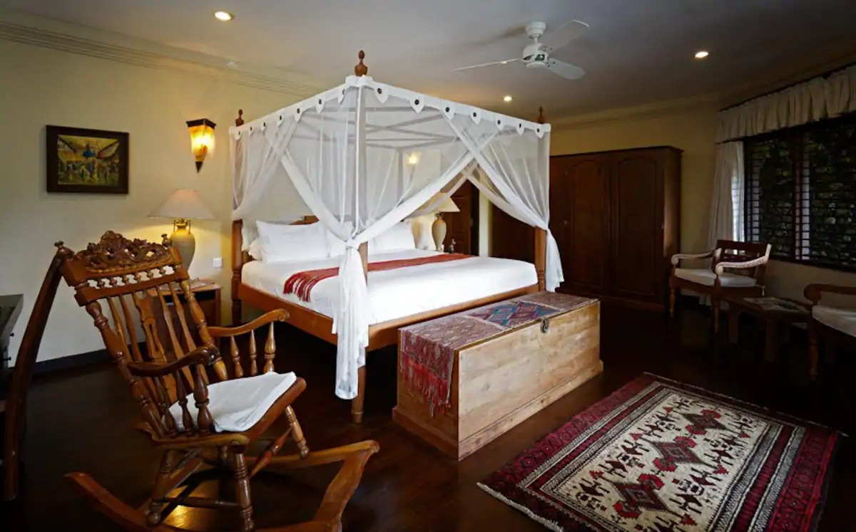 Rustic Luxury Boutique Riverland Villa Facebook ad: The Rustic Boutique Villa is set above the…