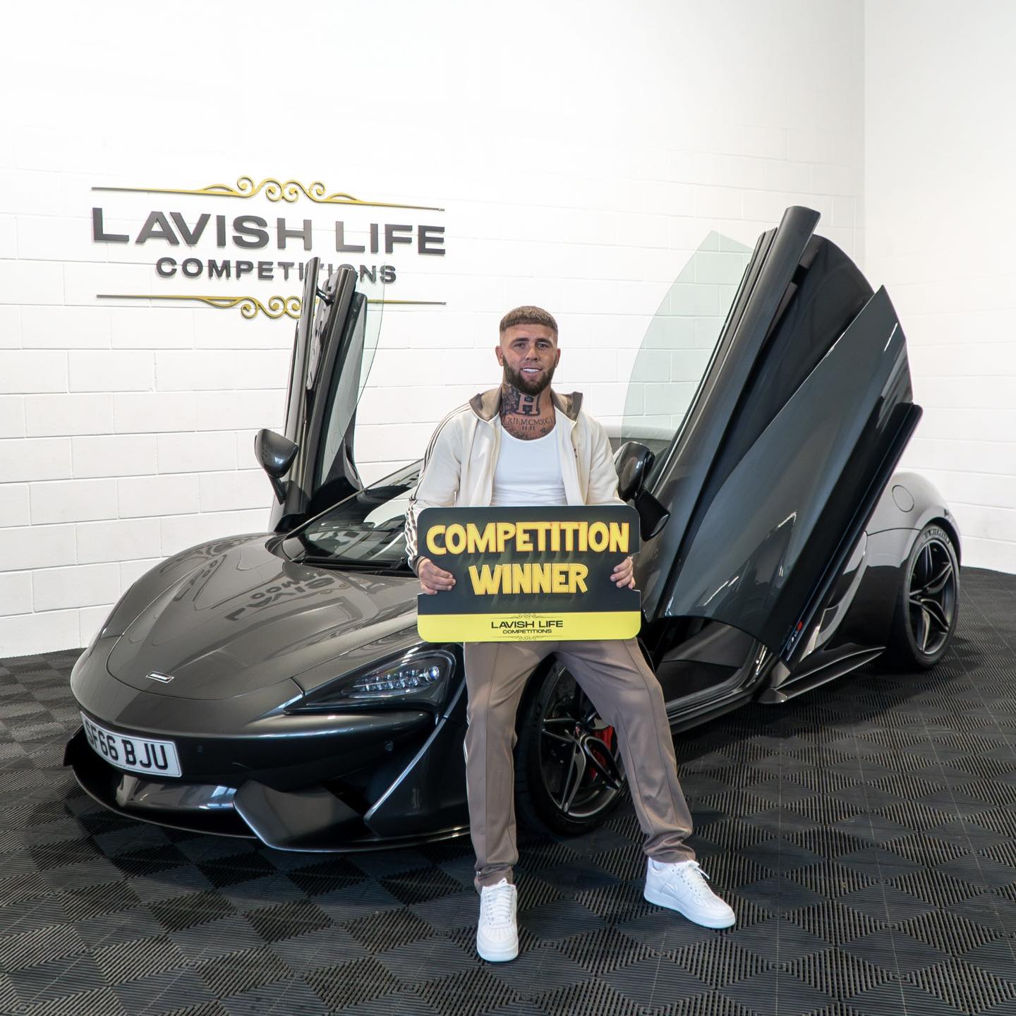 Lavish Life Competitions UK Facebook ad