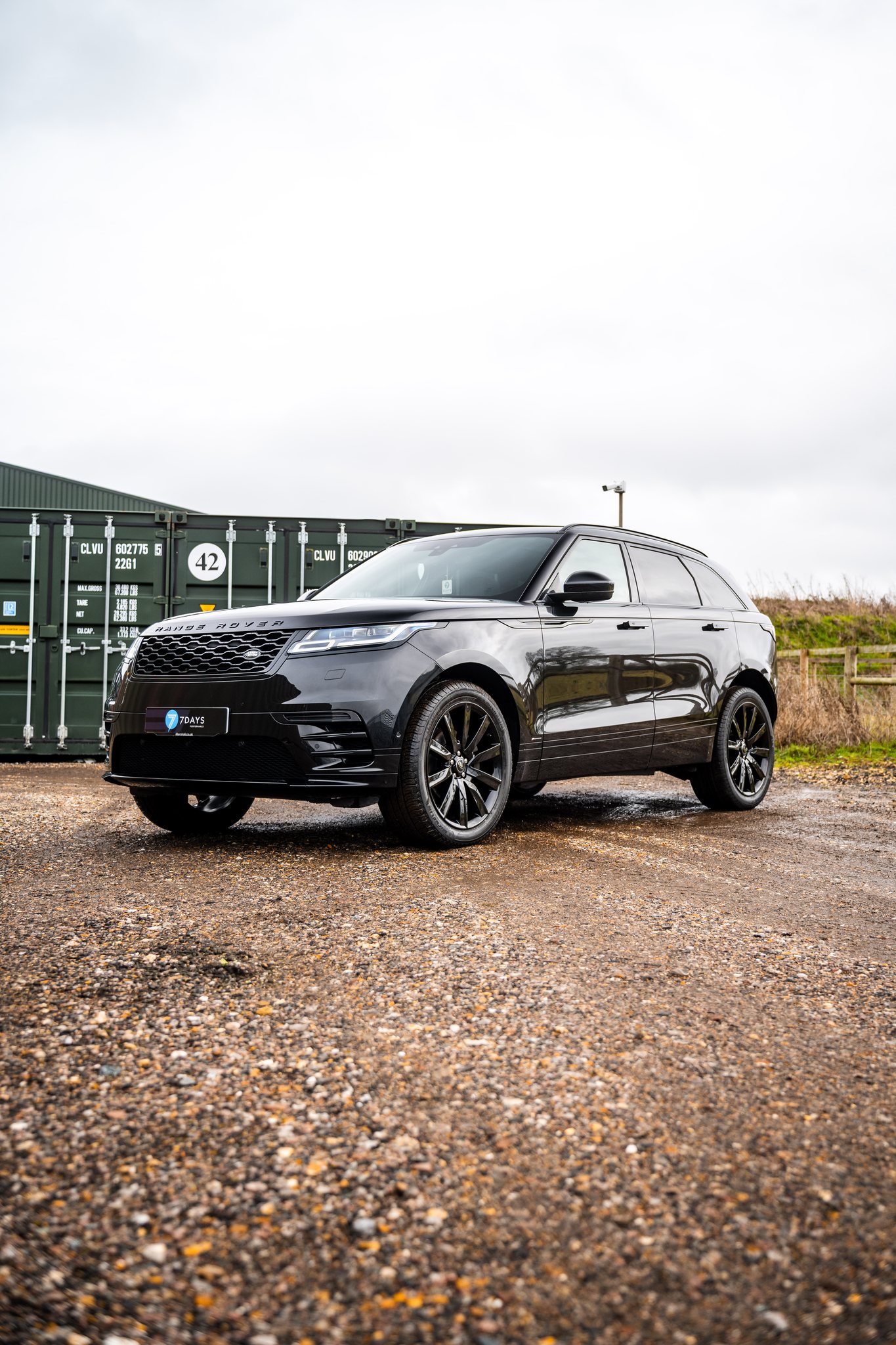 7days Performance Facebook ad: NOW LIVE: RANGE ROVER VELAR + £1,000 CASH…