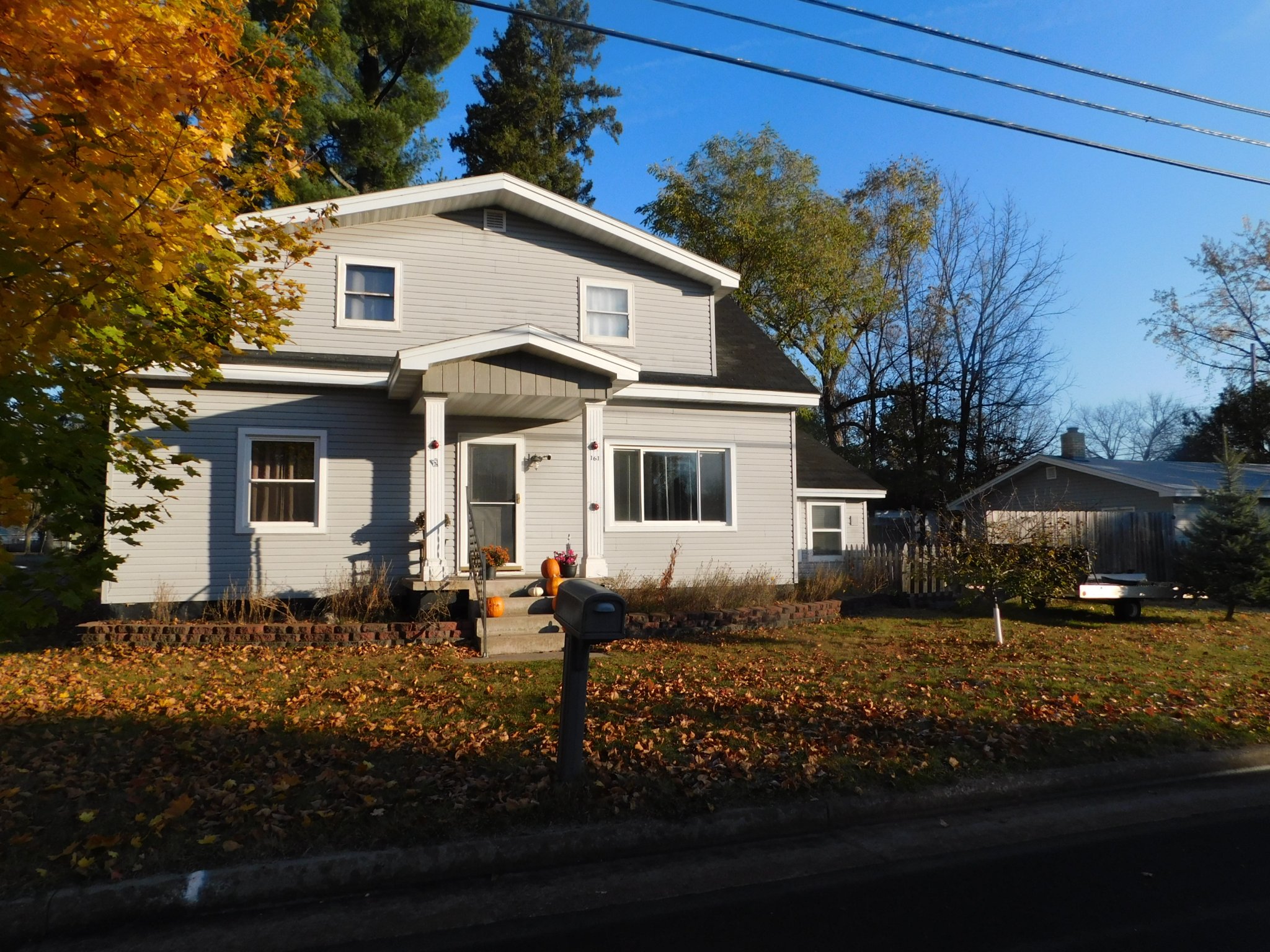 Andrea Krueger Facebook ad: 3 Beds 3 Baths House