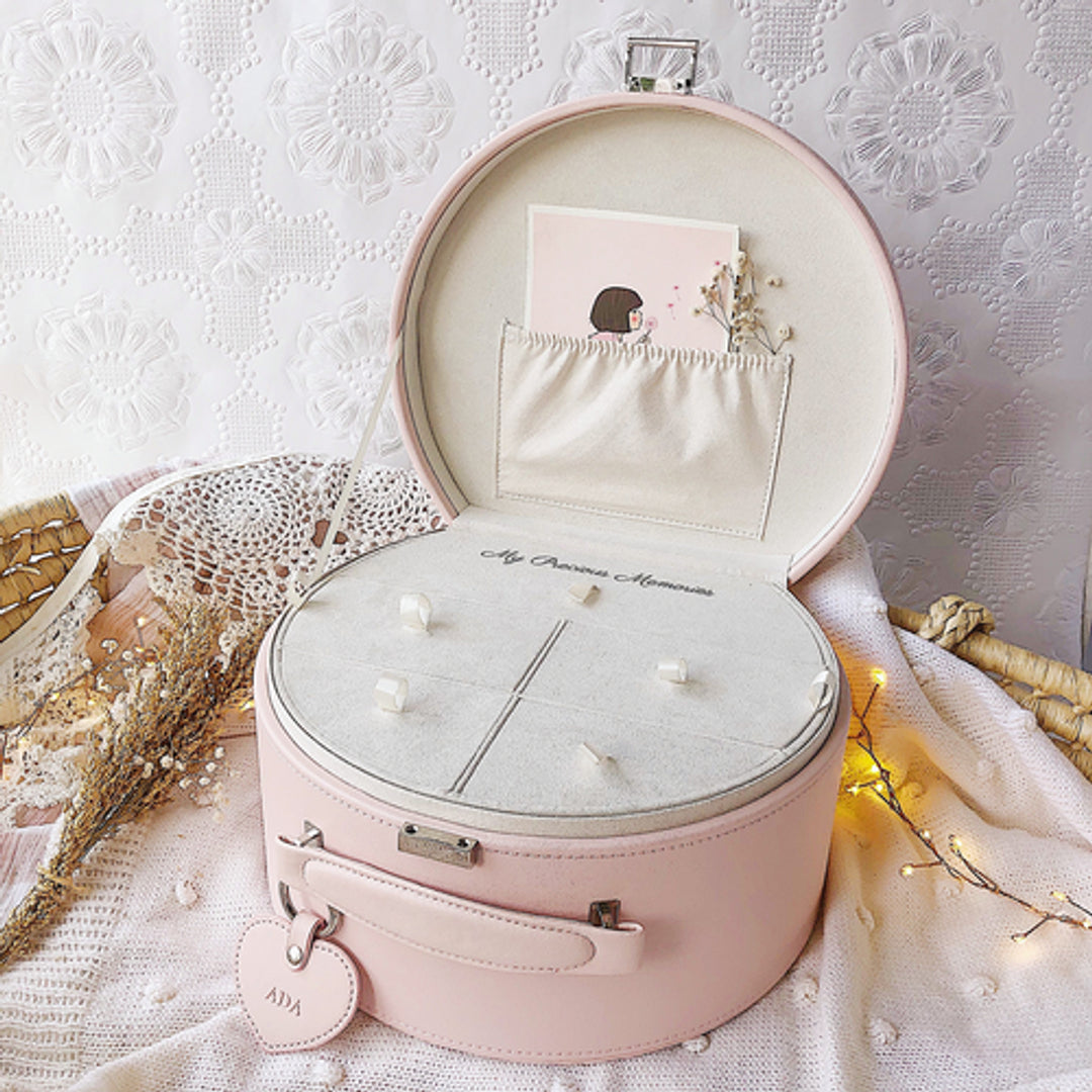Friday's Child Baby Gifts Facebook ad: Looking for the perfect baby shower gift?