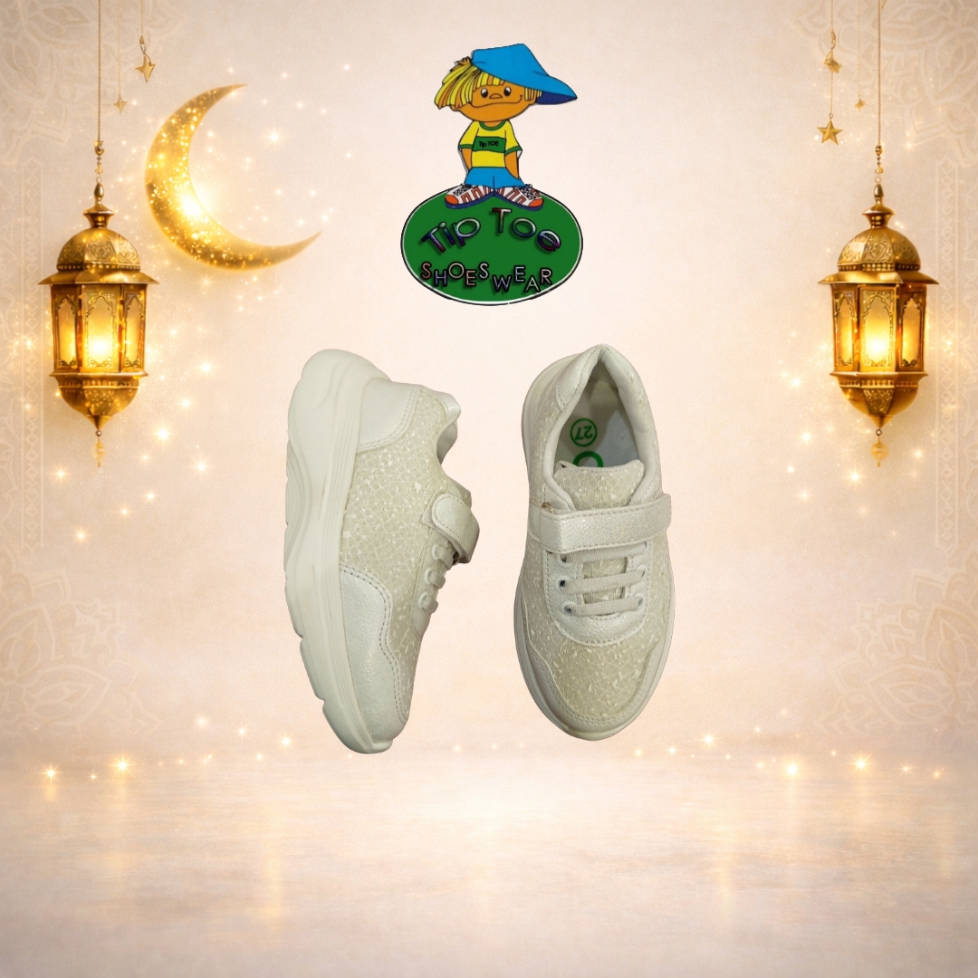 Tip Toe - Kids Shoes Facebook ad: علشان Tip Toe دايماً هدفه انه يفرح كل…
