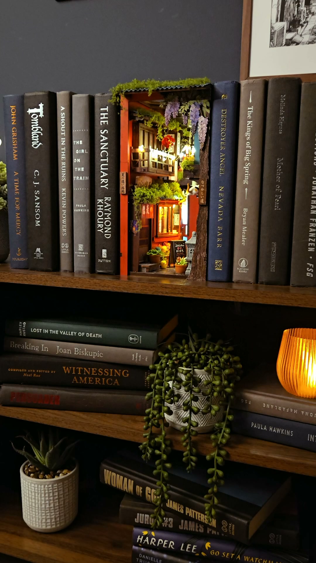 Mini Alley Booknook Facebook ad: Depth that astonishes
