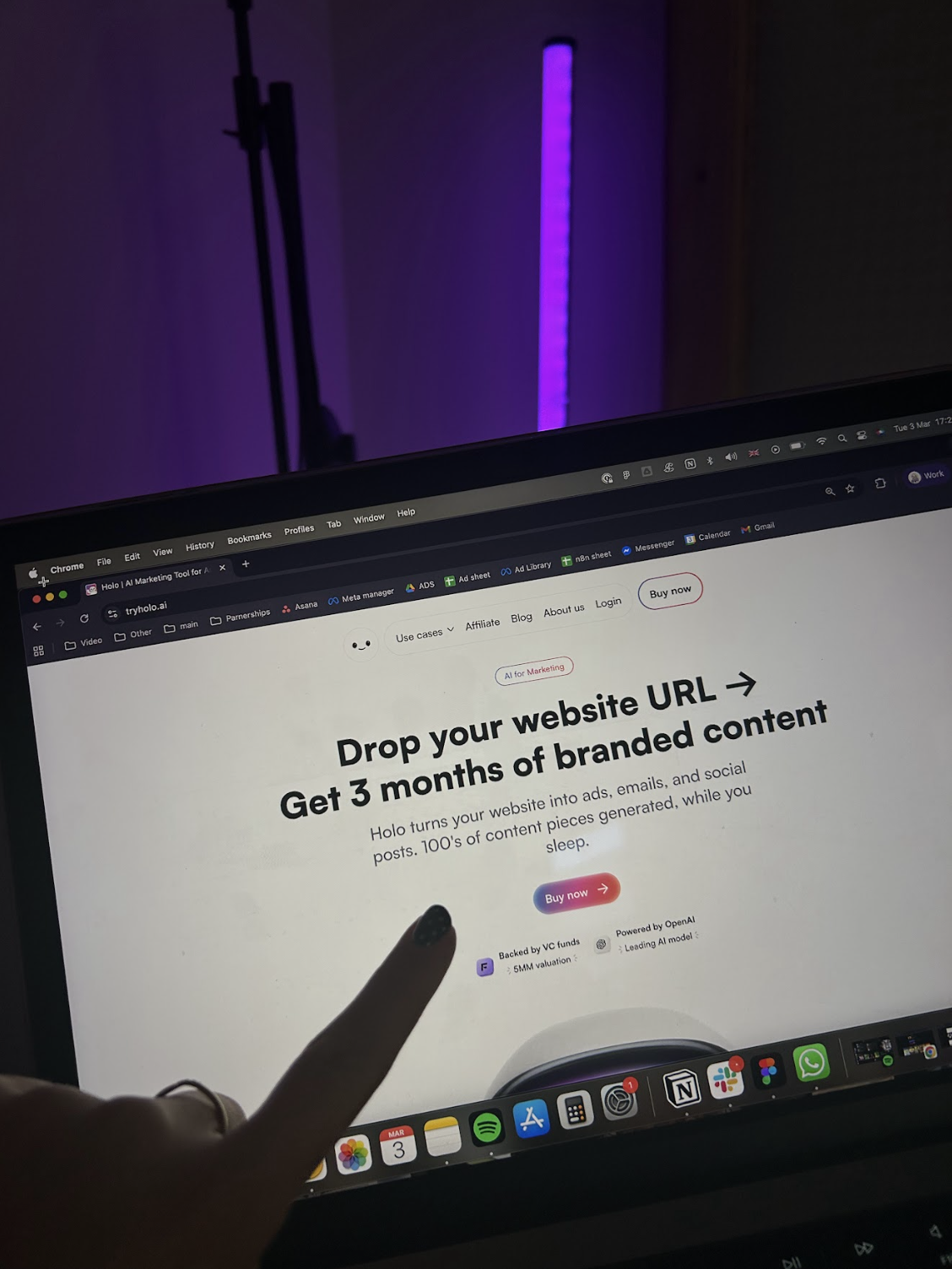 Alexander Urban Facebook ad