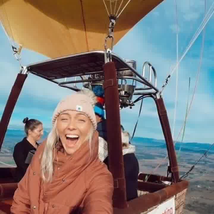 Floating Images Hot Air Balloon Flights Facebook ad: The Most Romantic Date Night Starts at Sunrise