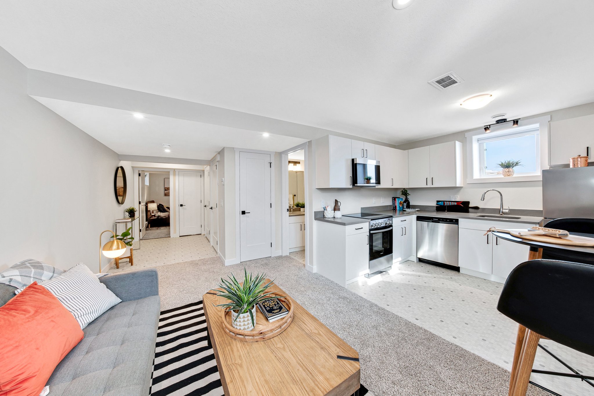 Laura Mc Nern Facebook ad: 1 Bed 1 Bath Apartment