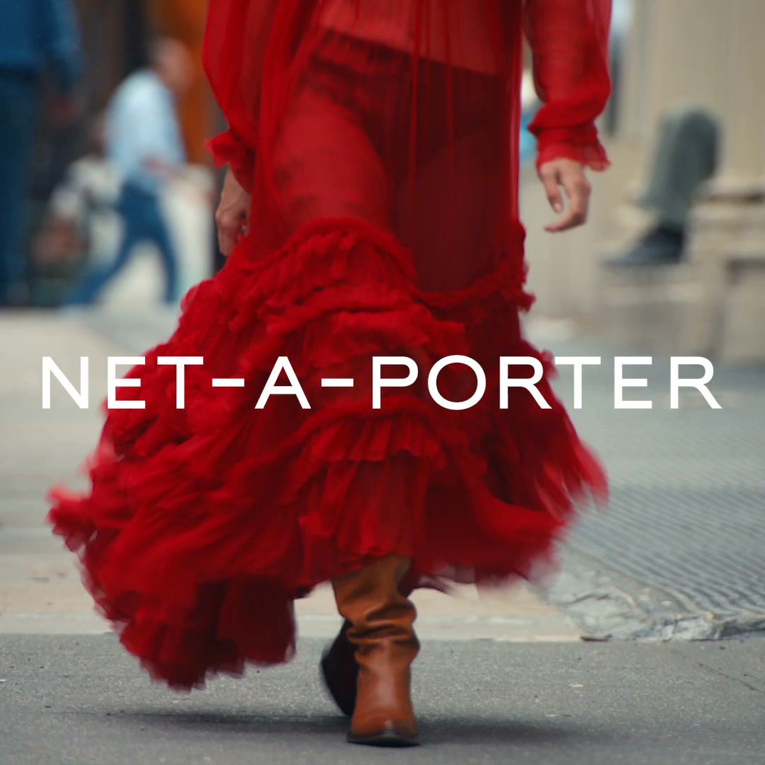 NET-A-PORTER Facebook ad: New season loading