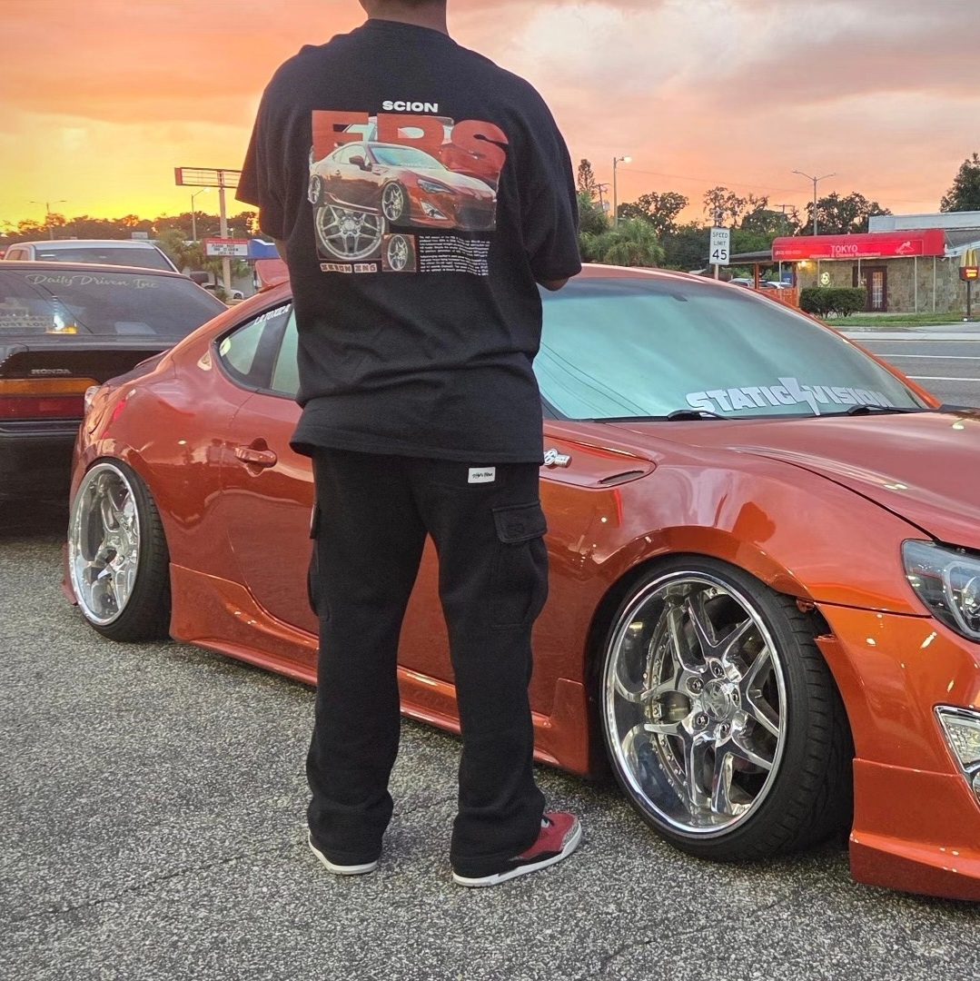 Cargallery.store Facebook ad: Custom Car Clothing