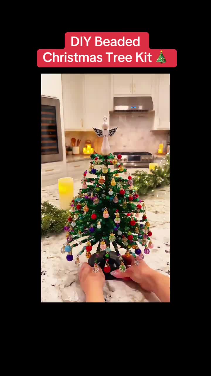 Cozyfolk Facebook ad: Tiny tree, maximum Christmas sparkle.