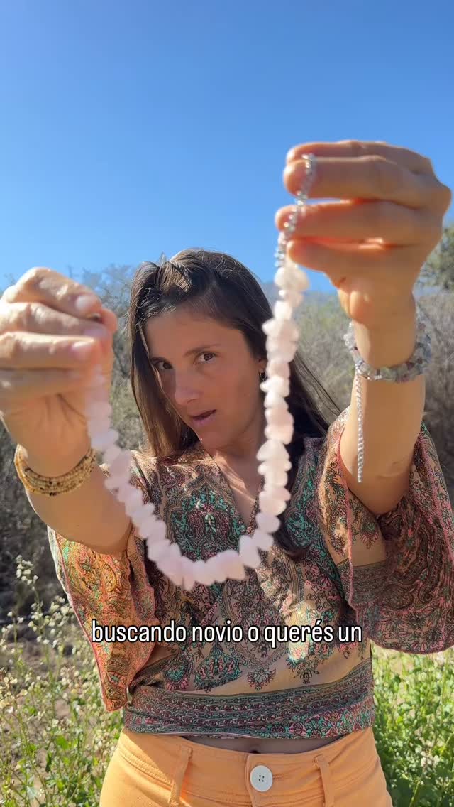 La Talismana Facebook ad: La espiritualidad no es usar un cristal, pero…