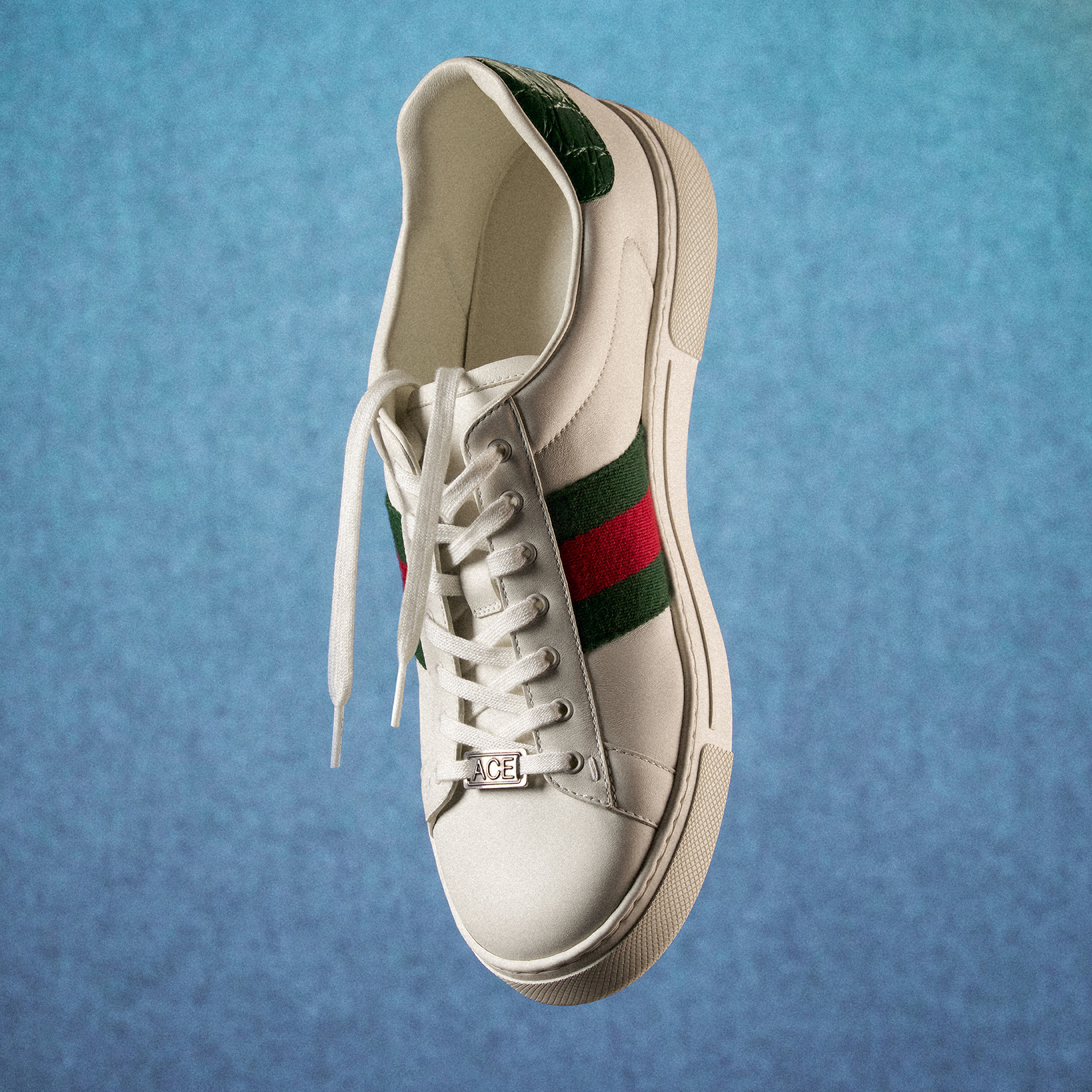 Gucci Facebook ad