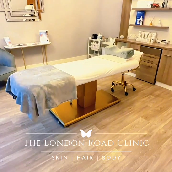 The London Road Clinic Facebook ad: Chat with us