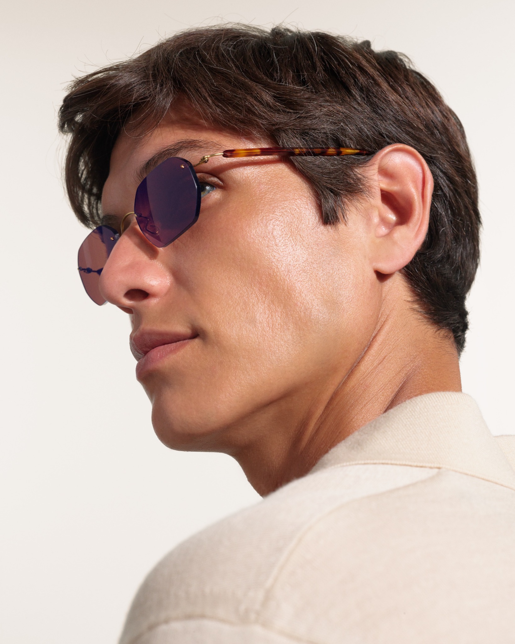 LINDBERG Facebook ad: Aron wears spirit titanium sun
