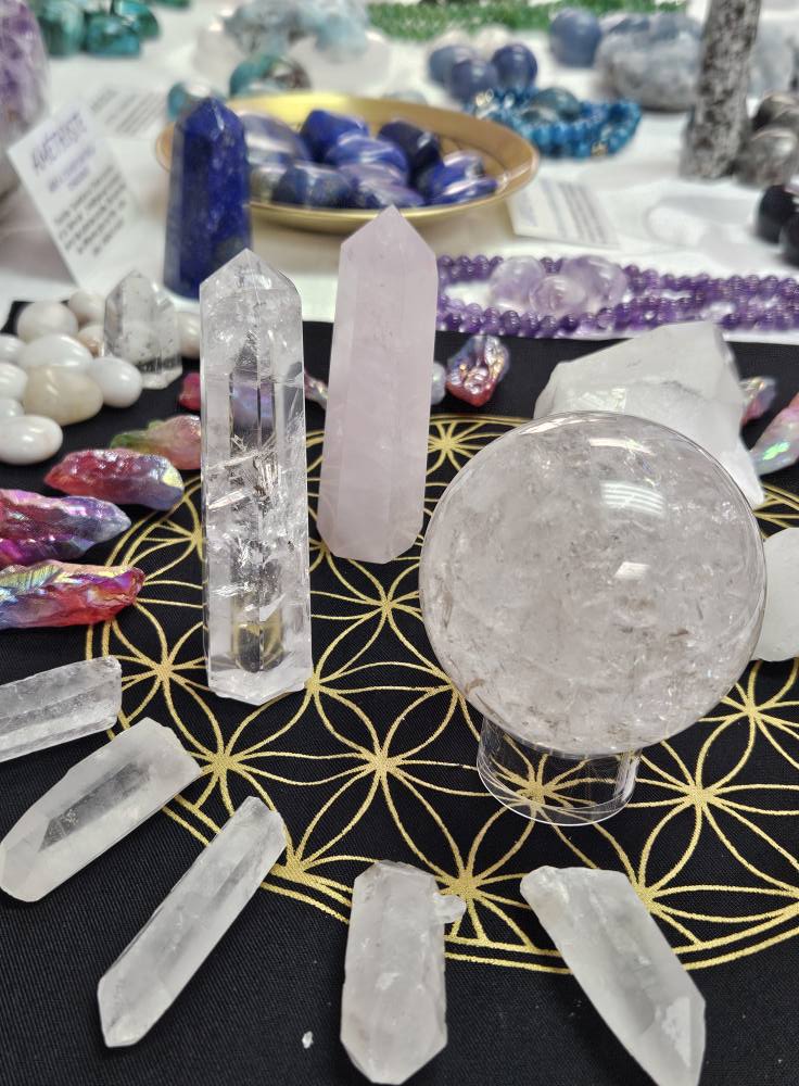Boutique Nouvel Age L'Émeraude Facebook ad: Tu t'intéresses à la spiritualité, aux pierres, à…