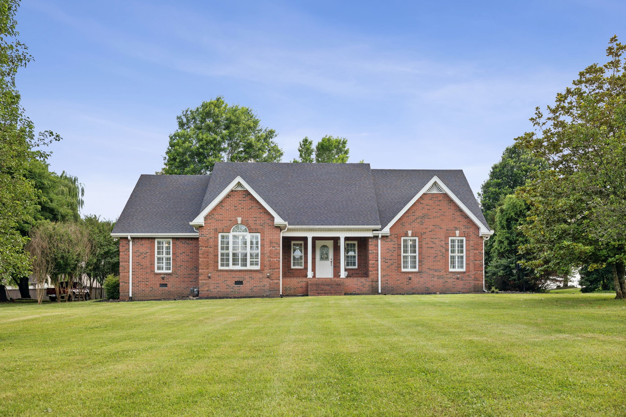 Dorothy Lee Realtor The Red Shoe Realtor , Benchmark Realty LLC Facebook ad