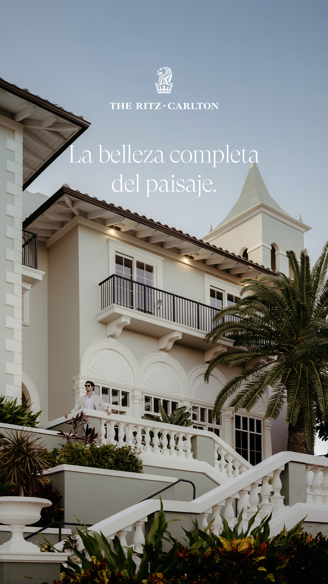 Luxury Group Facebook ad: Eleva cada viaje