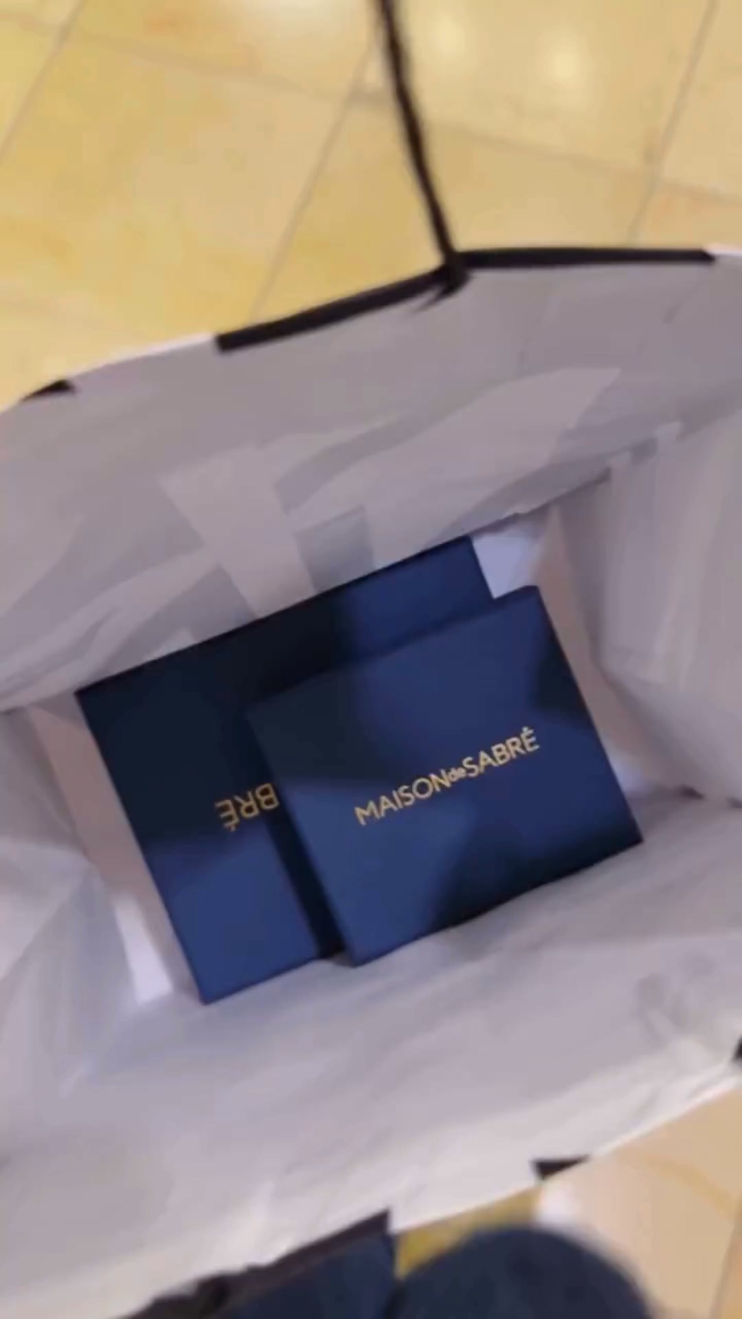 MAISON de SABRÉ Facebook ad: I just love a cute unboxing so much