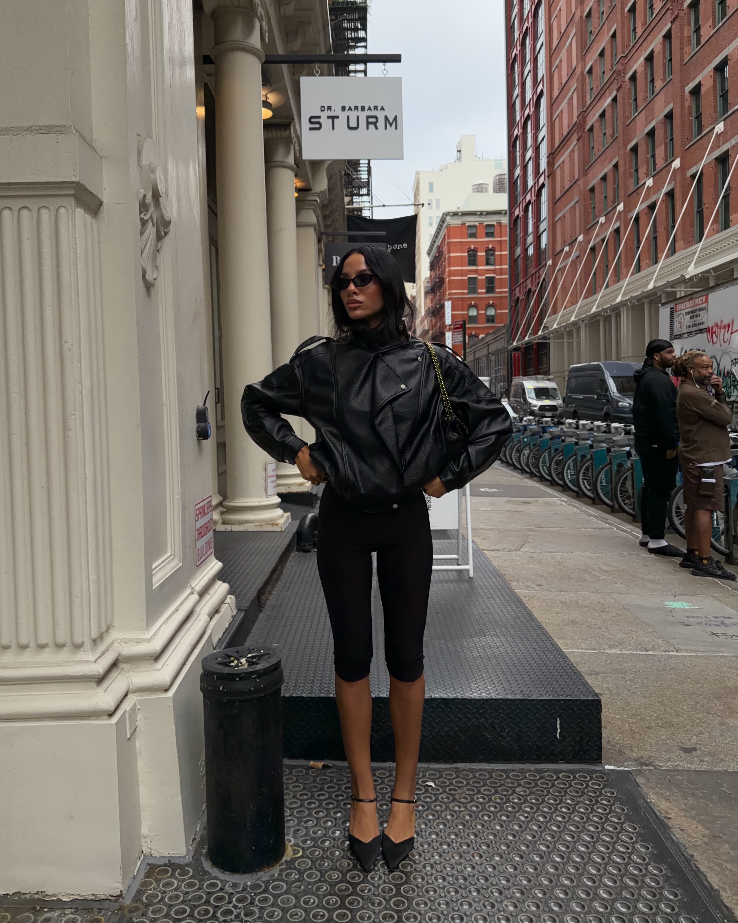 PrettyLittleThing Facebook ad: new york new york with @prettylittlething ad