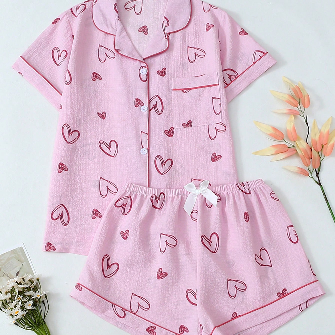 SHEIN Facebook ad: Mejora tu rutina nocturna con la colección de…