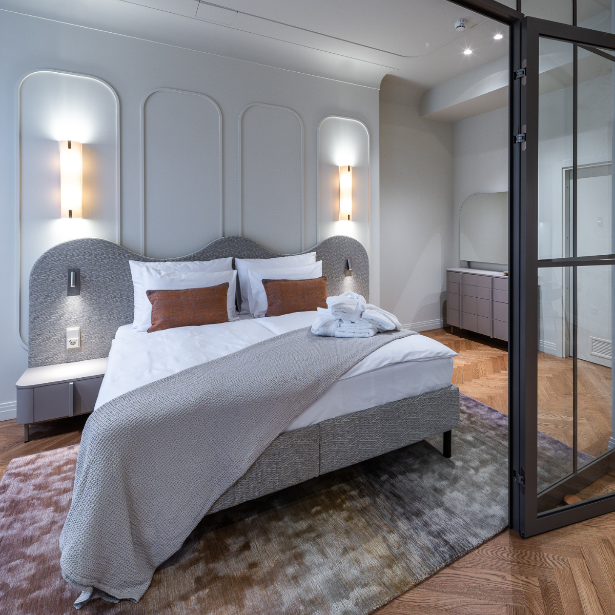 Carillon Aparthotel Riga Facebook ad: Coming to Riga on business?