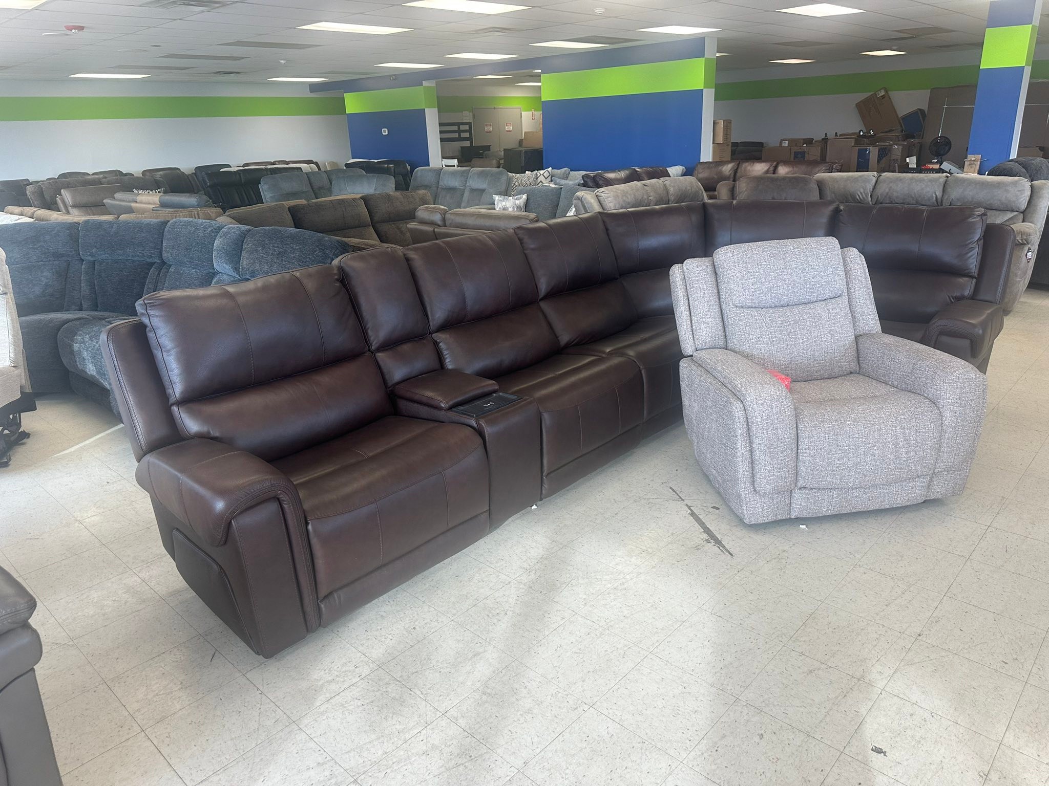BoxDrop Corydon Facebook ad: All new trucks arriving daily!